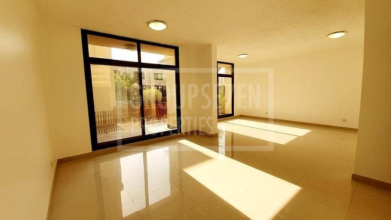 7 3 Beds Townhouse for Rent in Al Manara