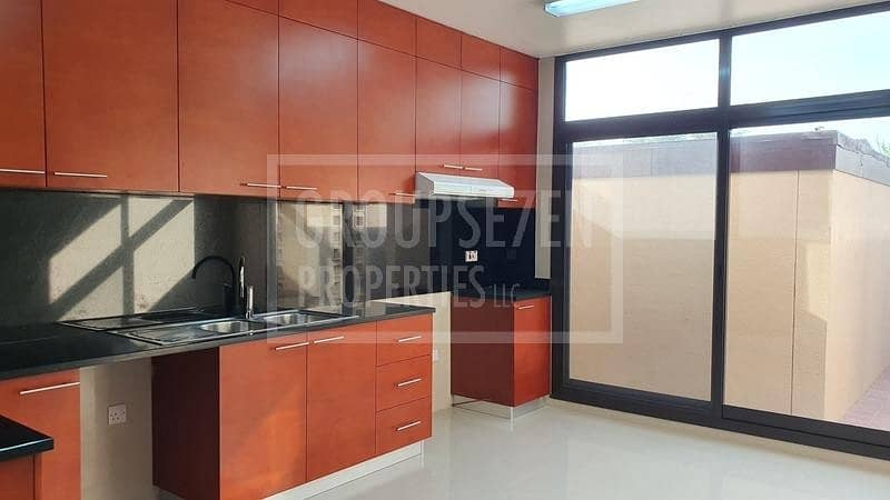 8 3 Beds Townhouse for Rent in Al Manara