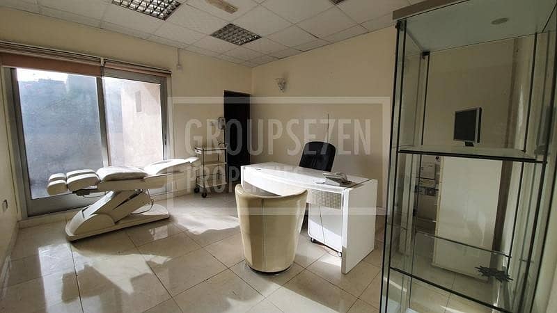 5 Commercial Villa 3 Beds for Rent in Jumeirah 2