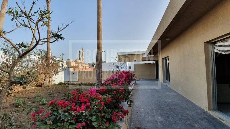 8 Commercial Villa 3 Beds for Rent in Jumeirah 2