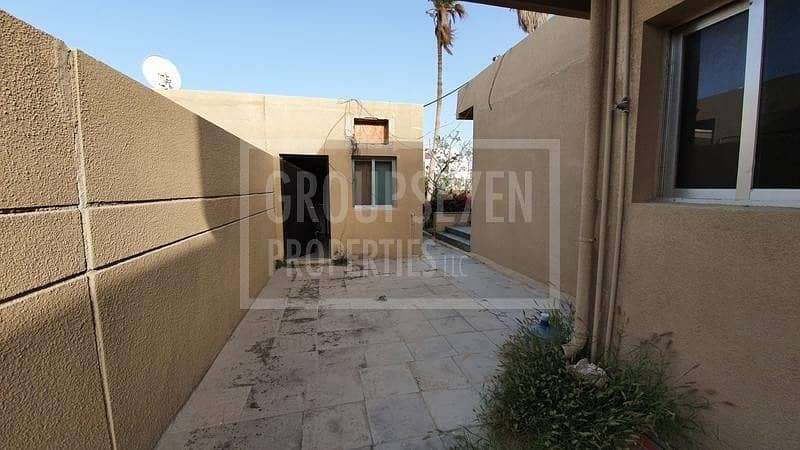 10 Commercial Villa 3 Beds for Rent in Jumeirah 2