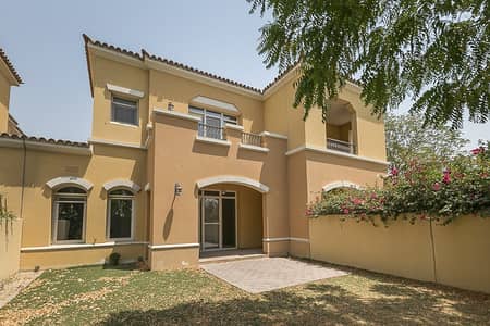 Single Row 2 Bed Townhouse with Big Backyard Single Row 2 Bed Townhouse with Big Backyard