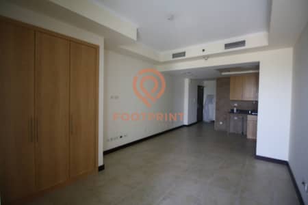 Spacious & Bright +Balcony Ready to Move Spacious & Bright +Balcony Ready to Move