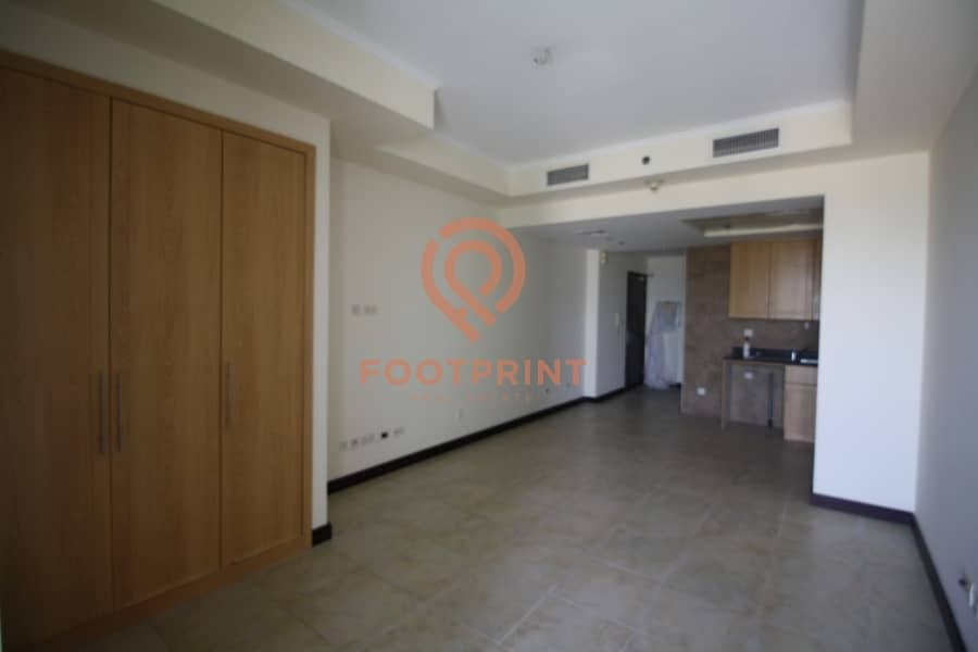 Spacious & Bright +Balcony Ready to Move Spacious & Bright +Balcony Ready to Move