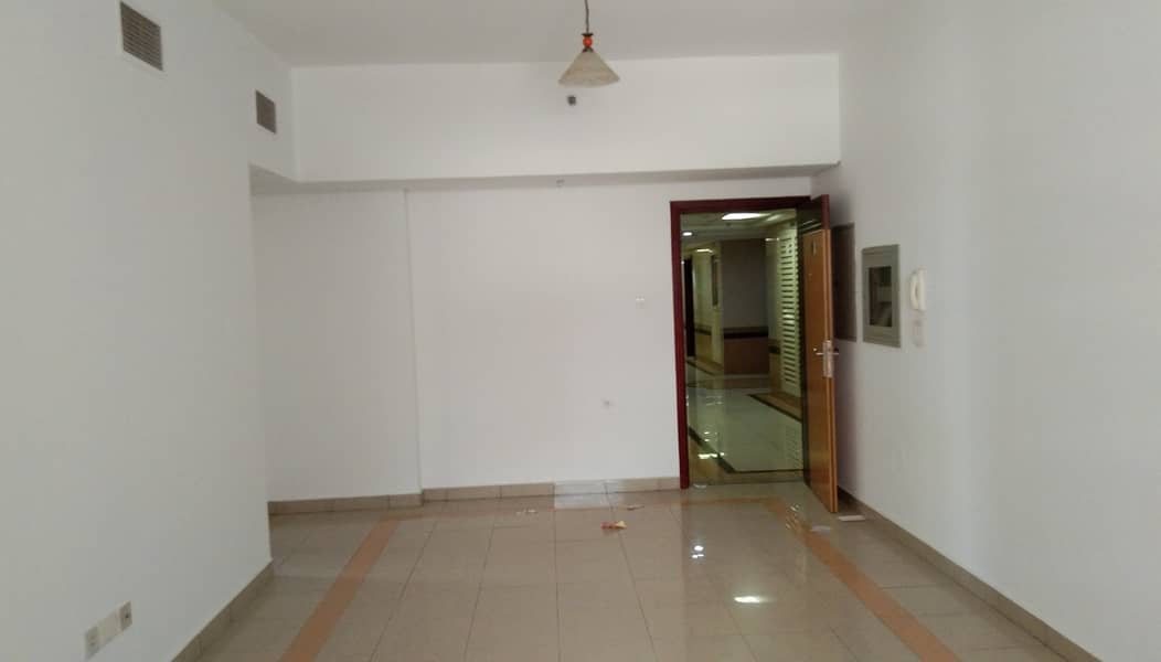 BEHIND TO ZULEKHA HOSPITAL BACK SIDE 2BHK 45K GYM POOL 25 DAYS FREE 4 CHEQS 1 PARKING WARDROBES AVAILABLE