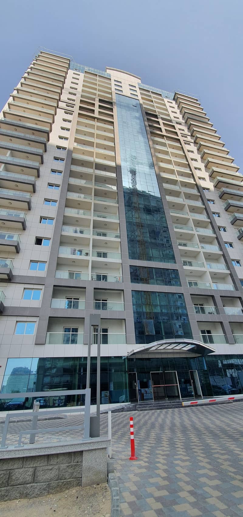 شقة في المساكن الحمراء مدينة دبي الرياضية 23000 درهم - 4504914