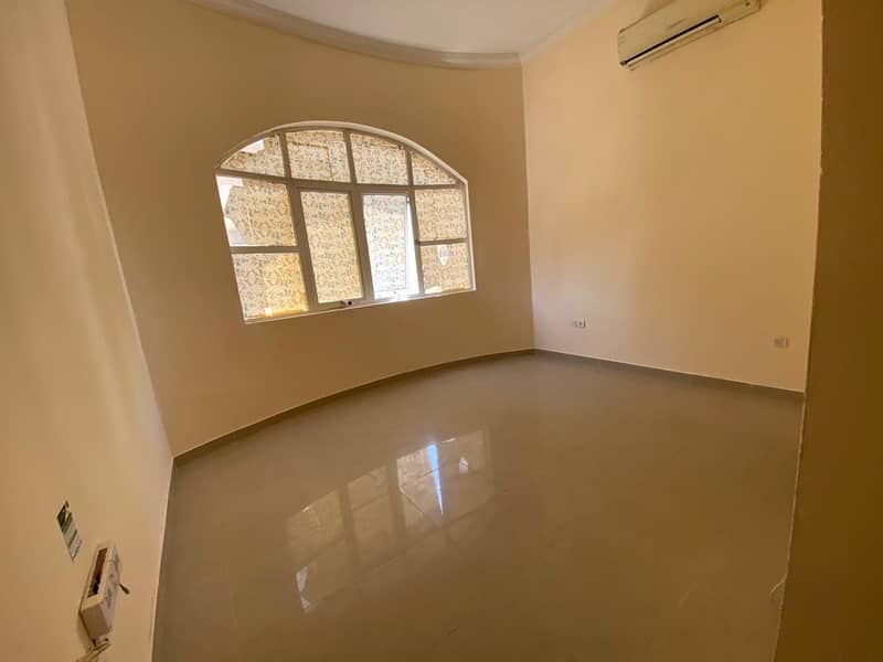 شقة  كبير بمحمد بن زايد للايجار بسعر ممتاز مع توثيق