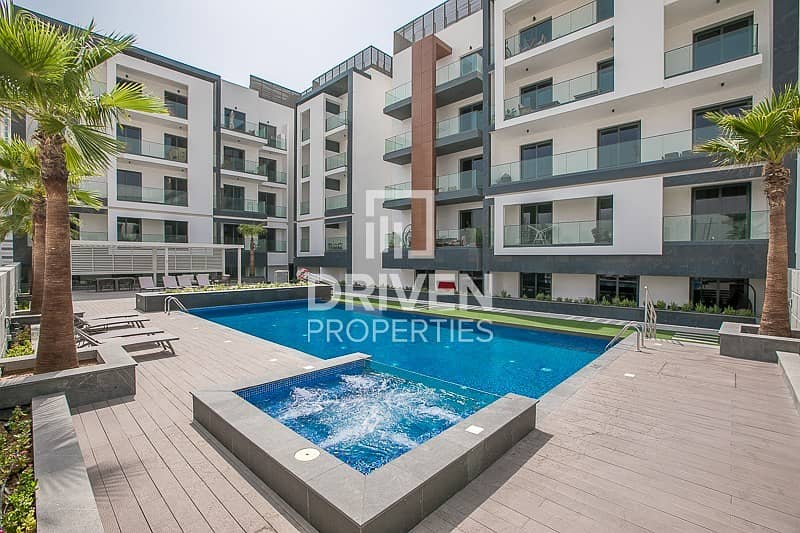 Stylish 1 Bedroom Apartment with Pool View