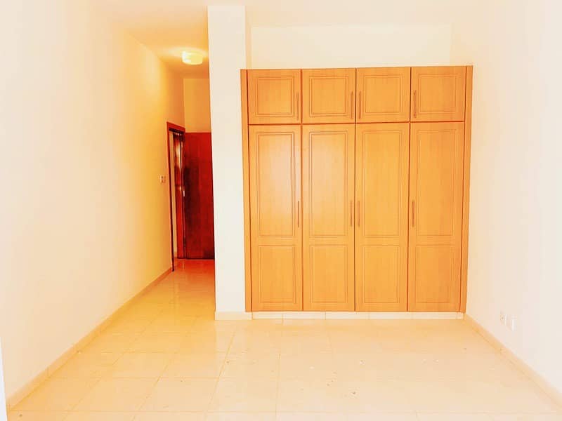 شقة في محيصنة 4 محيصنة 2 غرف 35000 درهم - 4617784 شقة في محيصنة 4 محيصنة 2 غرف 35000 درهم - 4617784