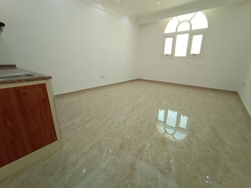 Квартира в Халифа Сити, 2500 AED - 4618649