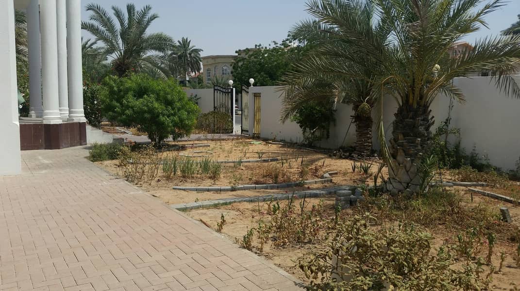 *** GRAND OFFER - Luxurious 5BHK Duplex Villa with huge garden space in Al Falaj area, Sharjah