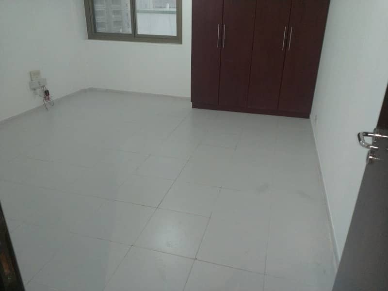 FAMILY SHARING ALLOWED 2BHK CHILLER FREE ONLY 3MINT WALK FROM METRO ONLY 60K