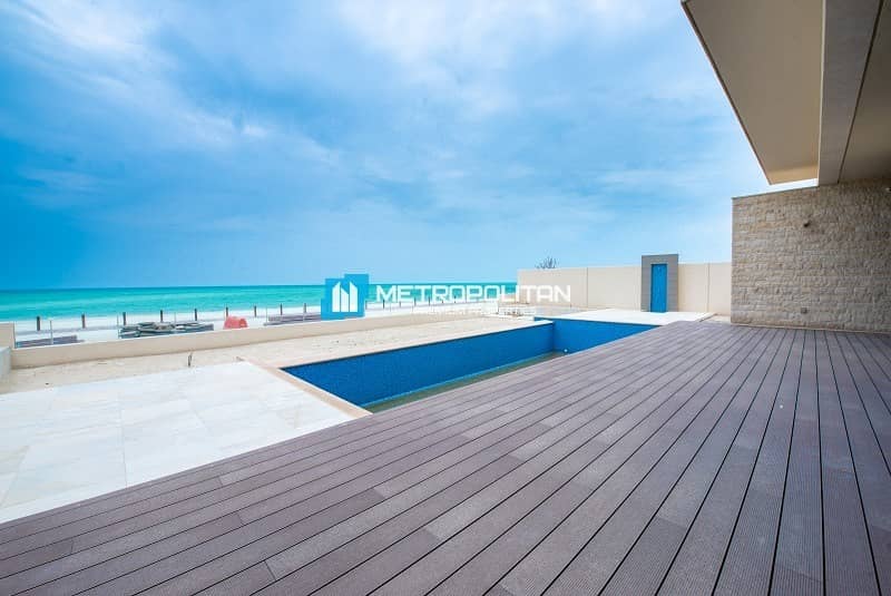 7 Bedroom Beachfront villa with Private Pool