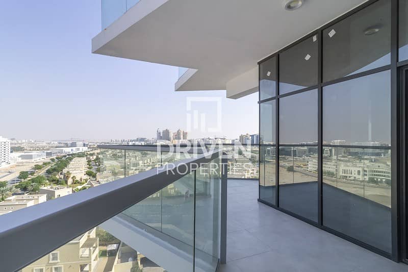 15 New and Spacious Apt with Panoramic View