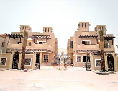 فيلا فخمه للبيع فى عجمان وتصميم عصرى وتشطيب اوربى فيلا فخمه للبيع فى عجمان وتصميم عصرى وتشطيب اوربى