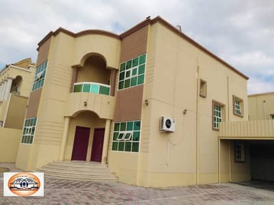 فيلا للبيع بالمياة والكهربية والمكيفات مساحة 6400قدم وبسعر لقطة فيلا للبيع بالمياة والكهربية والمكيفات مساحة 6400قدم وبسعر لقطة