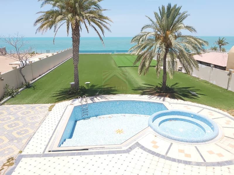 Exquisite 4 bedroom villa in Royal Marina Exquisite 4 bedroom villa in Royal Marina