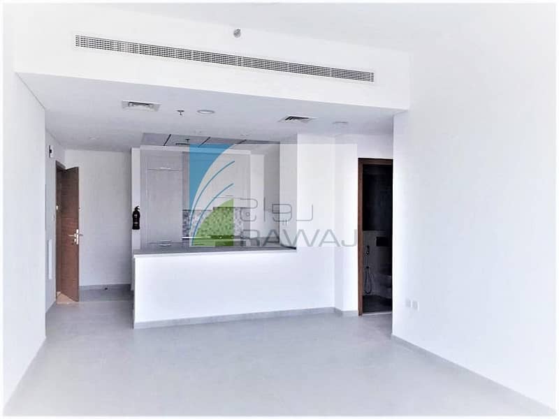 3 BHK apartment with Balcony and Built-in Kitchen appliances for rent in Majan