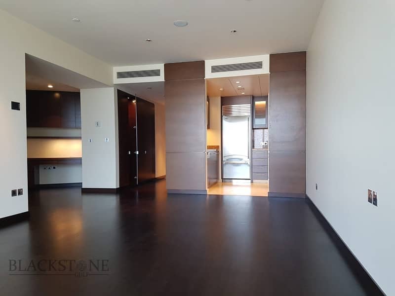 Stunning 1BR for Sale in the tallest Buiding in Dubai Stunning 1BR for Sale in the tallest Buiding in Dubai