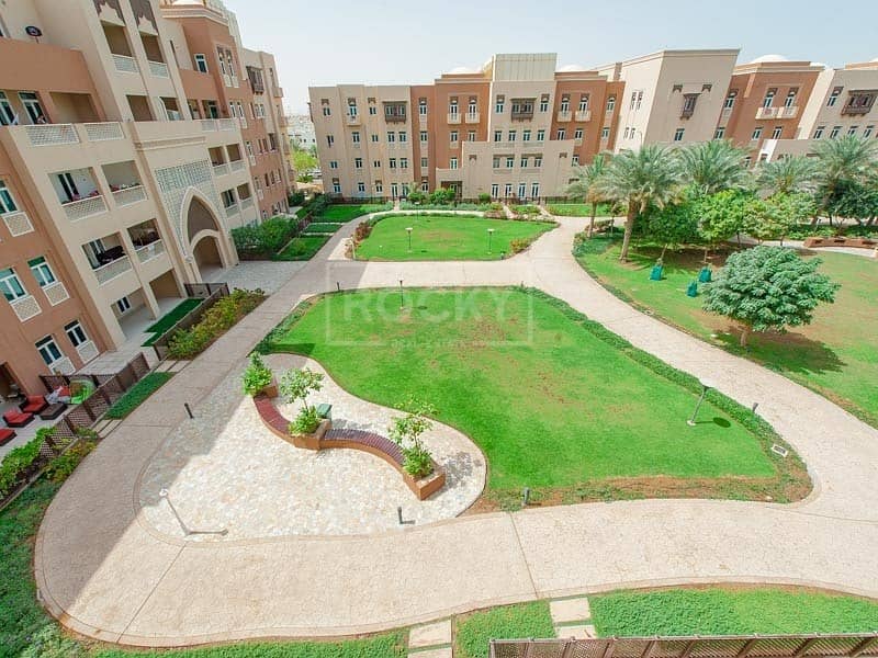 Garden View | Spacious 3 Bed | Closed Kitchen Garden View | Spacious 3 Bed | Closed Kitchen