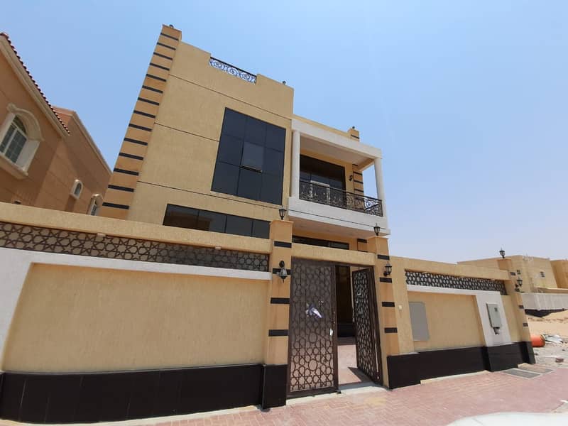 Luxury design villa, large area, close to all services, the finest areas of Ajman (Al Yasmeen), freehold for all nationalities