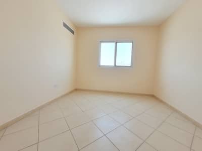Huge 1bhk with balcony central Ac fully family bulding Huge 1bhk with balcony central Ac fully family bulding