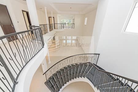 Huge Size | 4BR Villa | Golf View | Amazing Deal ! Huge Size | 4BR Villa | Golf View | Amazing Deal !