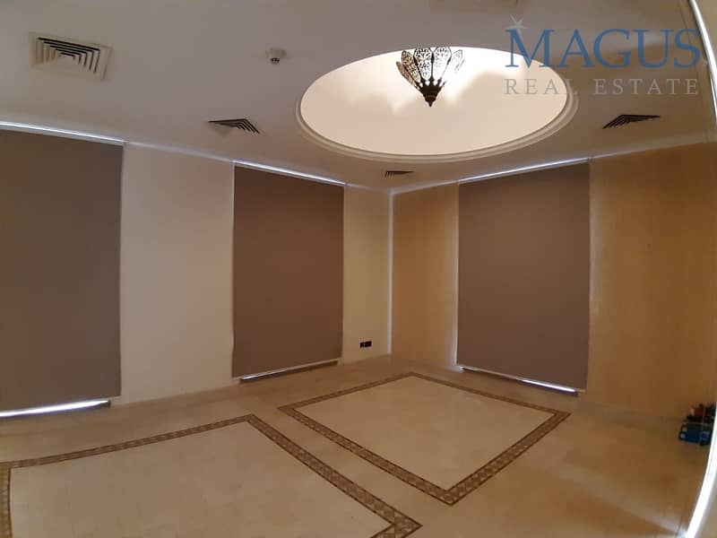 Luxury Fitting 4 BR + M | Kamoon Old Town Luxury Fitting 4 BR + M | Kamoon Old Town