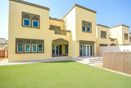 3 Bedroom Villa for Sale in Jumeirah Park, Dubai - New Listing | Close to Park | Away from Cables 3 Bedroom Villa for Sale in Jumeirah Park, Dubai - New Listing | Close to Park | Away from Cables
