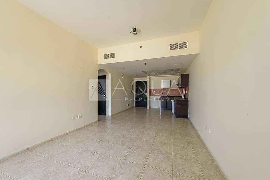 Spacious and Well Maintained 1 Bedroom Unit