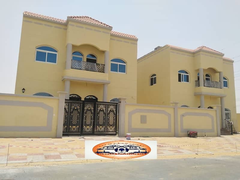 Villa for sale super finishing directly on the neighbor street - excellent location
