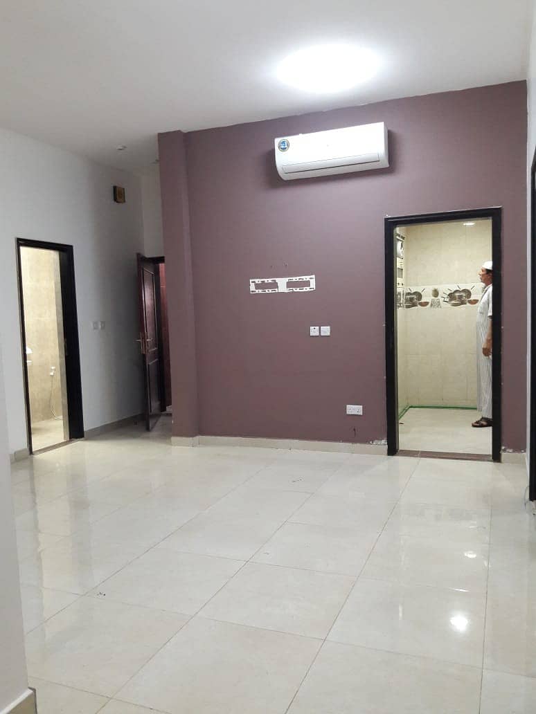 Квартира в Аль Шамха, 2 cпальни, 38000 AED - 4628539