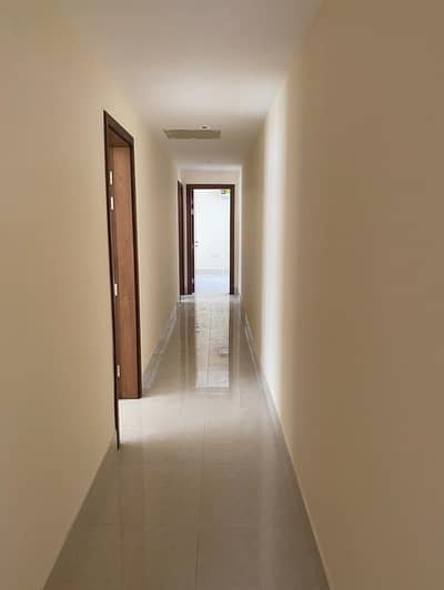 specious and lavish 3bhk appartment 78k with maid room