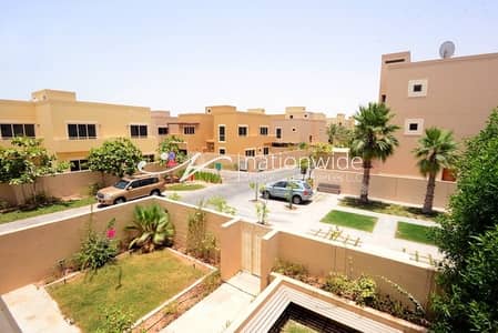 Beautifully Presented Townhouse Type A w/ Garden Beautifully Presented Townhouse Type A w/ Garden
