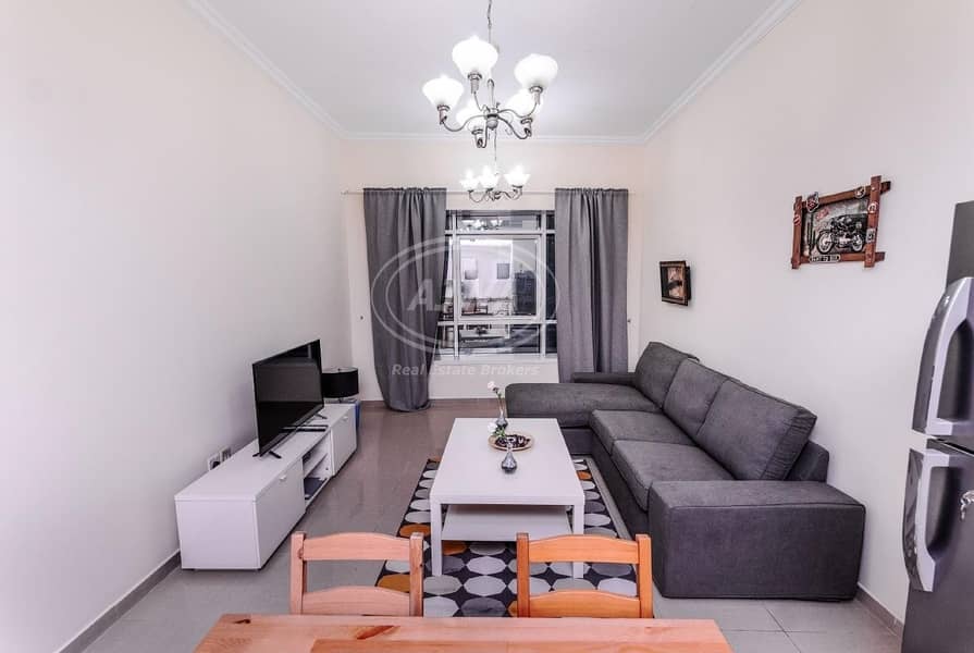 AMAZING 1BHK NEAR METRO STATION AMAZING 1BHK NEAR METRO STATION