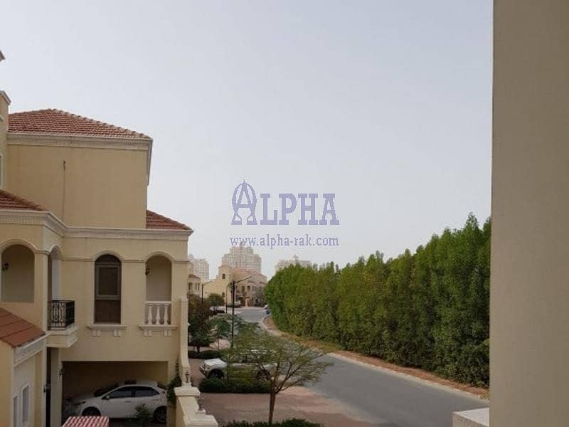 Fascinating Location 4 Bedroom Townhouse Fascinating Location 4 Bedroom Townhouse