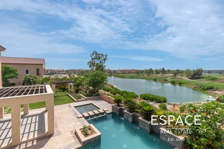 4 Bed plus Study Luxury Mansion in Redwood Avenue