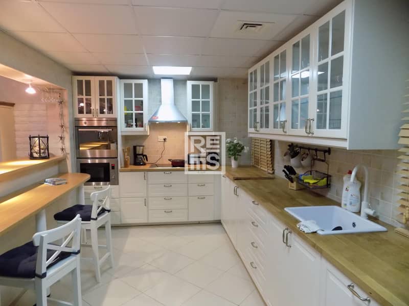 Tastefully Furnished Townhouse with Pool View Tastefully Furnished Townhouse with Pool View