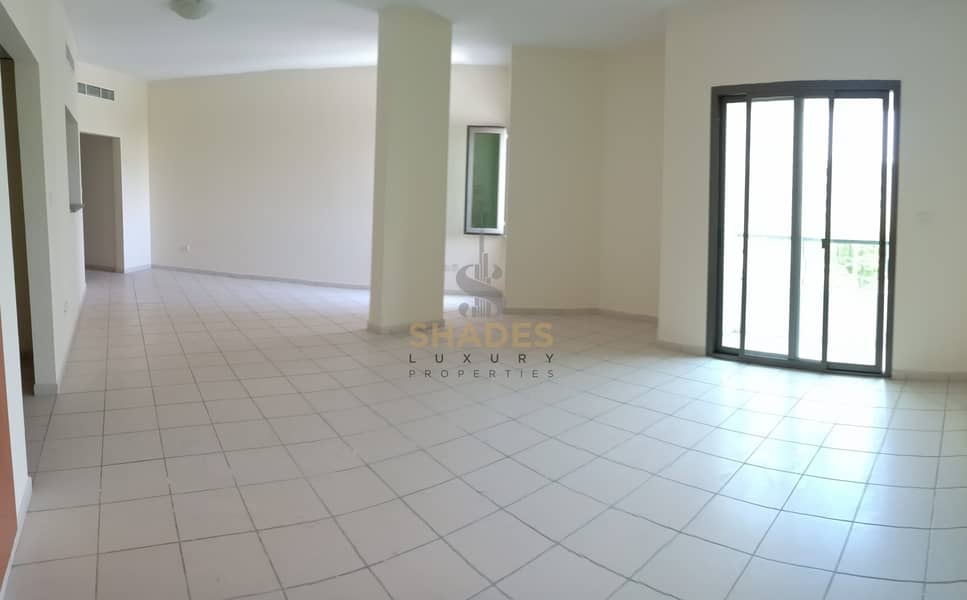 Very Large Studio ready to move in IBalcony