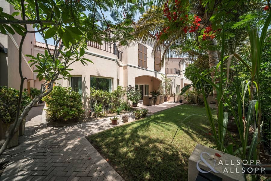 New Listing | Close to Main Park | Pool View New Listing | Close to Main Park | Pool View