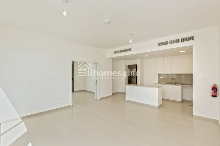 Elegant Brand New 4 Bed Town House Close to Park and Pool Elegant Brand New 4 Bed Town House Close to Park and Pool