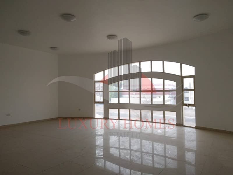 Neat and Spacious Apt with Huge Hall near Schools