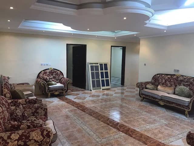 Arab house for rent in Ajman
 Electricity citizen 7 fils

 Al-Hamidiyah behind the development circle
 With ceiling decorations  air conditioners

 3 large rooms  hall  distributor  store
 Large external kitchen  laundry room