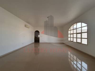 Separate Entrance Ground Floor with Huge Hall Separate Entrance Ground Floor with Huge Hall
