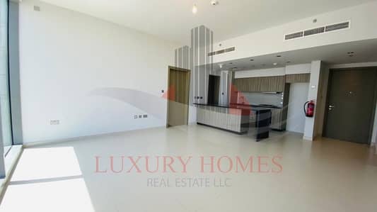 Spacious High Floor with Balcony Spacious High Floor with Balcony