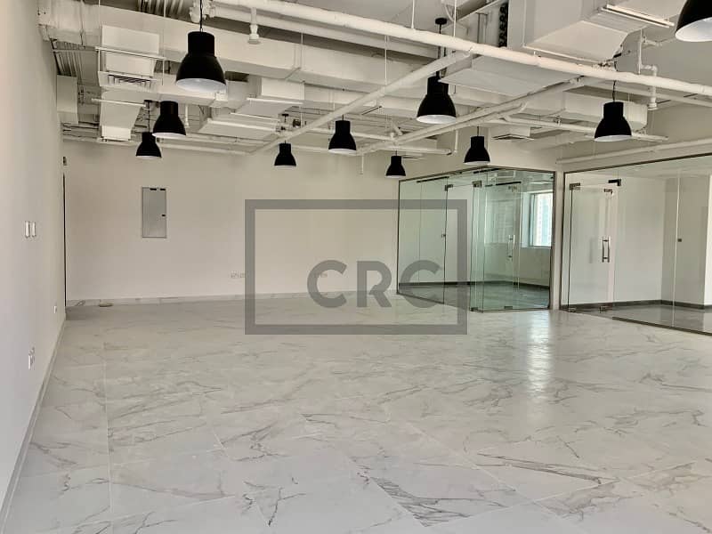 Freshly fitted office| Close to metro| 6 parkings