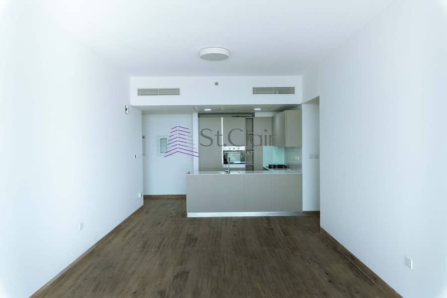 Brand new one bedroom with modern layout and Amazing view