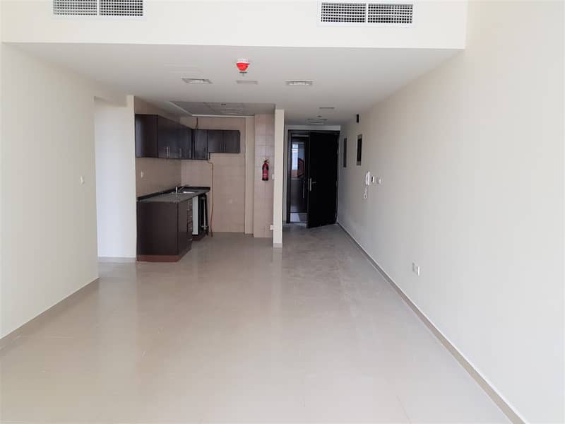 Huge 1 BR in Frankfurt Sports Tower Huge 1 BR in Frankfurt Sports Tower