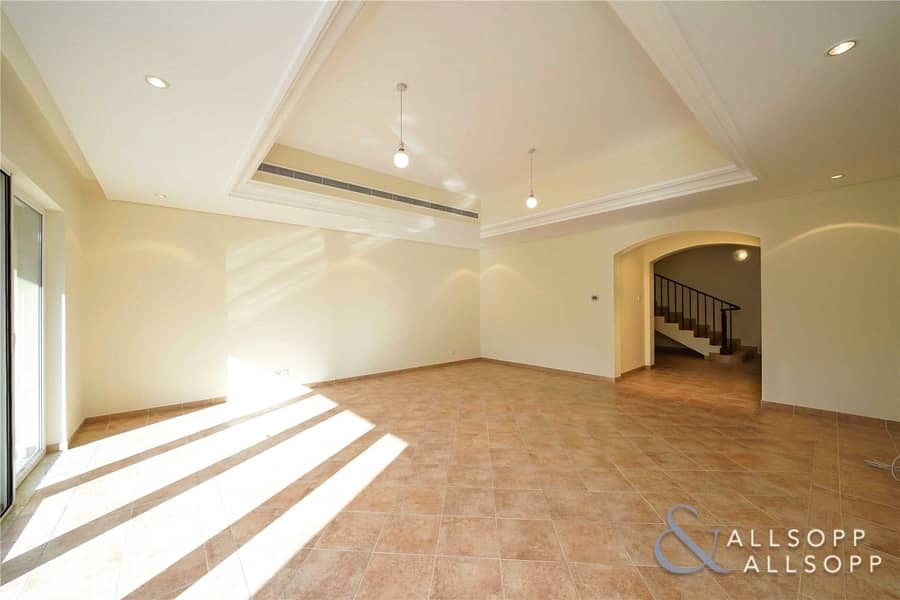 7 Exclusive Townhouse | Opposite Pool | 4Bed