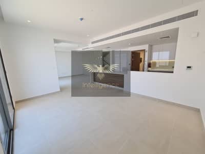 Be the first! Modern Townhouse w/ Great Finishing! Be the first! Modern Townhouse w/ Great Finishing!